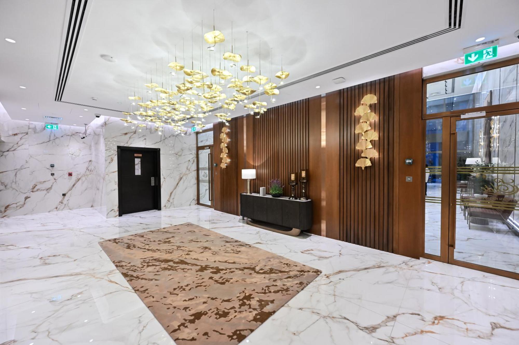 Apartment Spacious 1 Bhk With Views Dubai