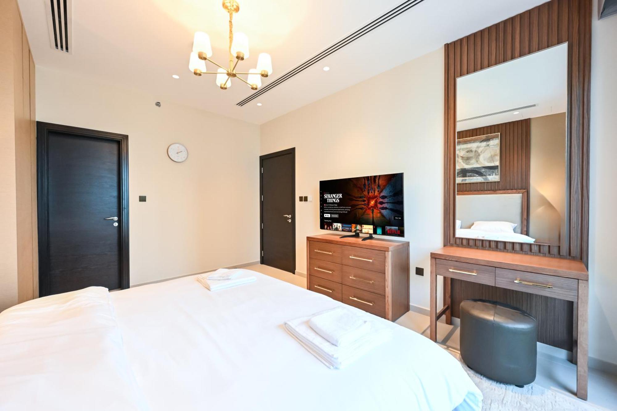 Spacious 1 Bhk With Views Dubai