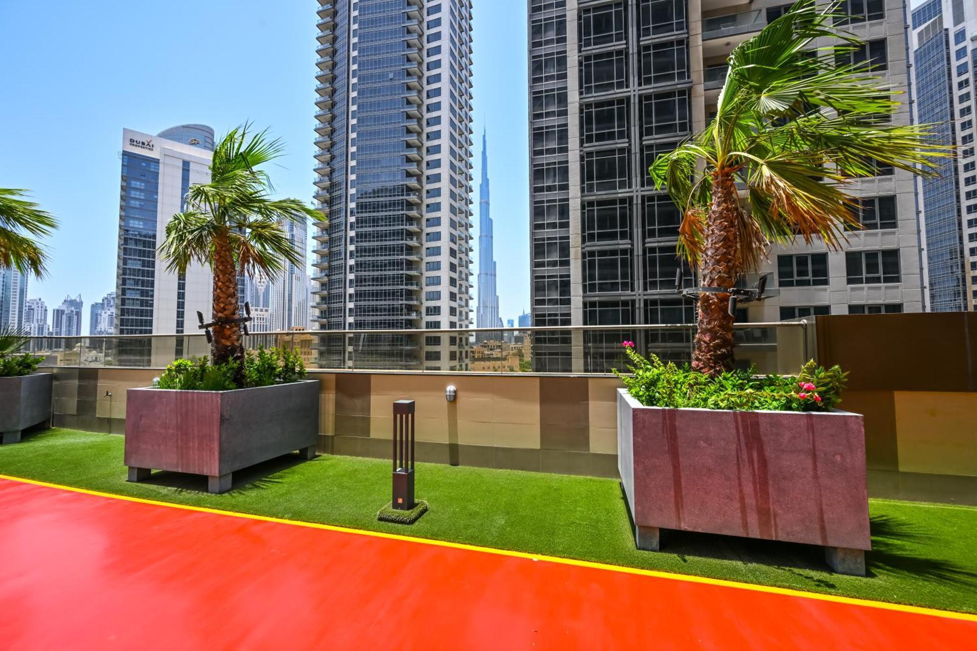 Apartment Spacious 1 Bhk With Views *